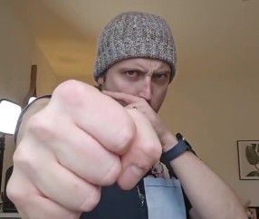 j9九游真人游戏第一品牌登录入口正宗电竞春晚来了!RNG vs IG赛事预热:三天不吃饭,只为这一场