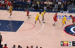 九游会j9官网真人游戏第一品牌回暖！哈登前6投全丢终于跳投命中 之后反击上篮取分连进两球