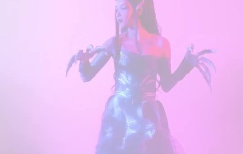 j9九游会老哥俱乐部交流LPL主持人希然分享Cos敖闰视频：姑姑粤语皮